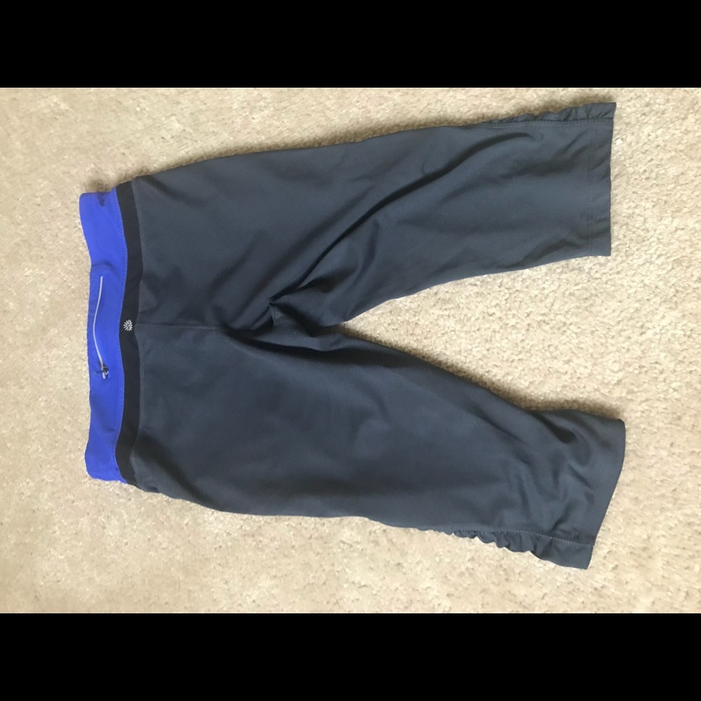 Women’s workout capris